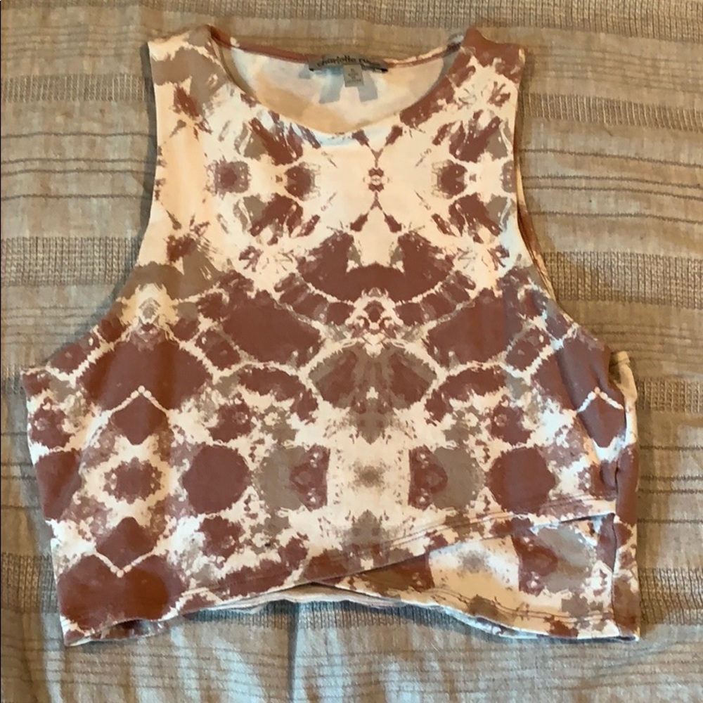 Cute crop top!